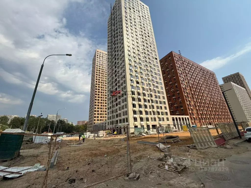Торговая площадь в Москва Митинский Лес жилой комплекс, 2.1 (104 м) - Фото 1