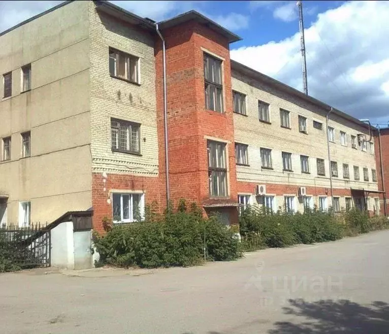 Помещение свободного назначения в Свердловская область, Реж ул. ... - Фото 1