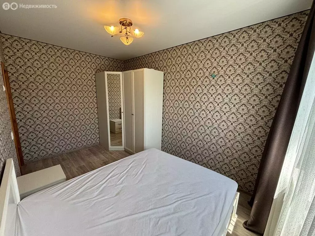 3-комнатная квартира: Астрахань, улица Сен-Симона, 42к2 (74.9 м) - Фото 0