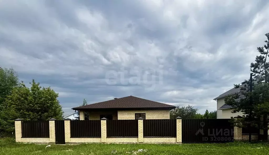 Дом в Воронежская область, Семилуки Южный мкр, ул. Маршала Жукова (153 ... - Фото 1