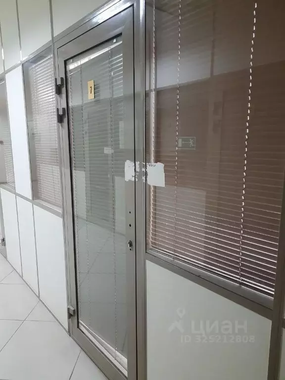 Помещение свободного назначения в Тюменская область, Ишим ул. Карла ... - Фото 1