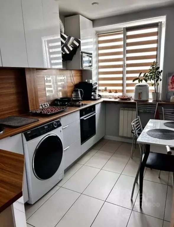 3-к кв. Нижегородская область, Нижний Новгород ул. Мельникова, 30 ... - Фото 0