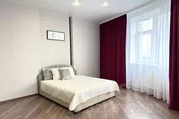 1-к кв. Тюменская область, Тюмень ул. Малыгина, 90 (50.0 м) - Фото 0