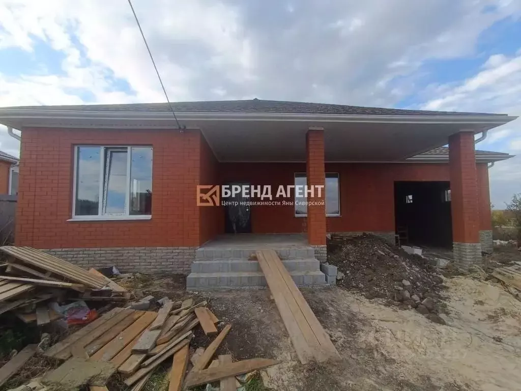 Дом в Белгородская область, Корочанский район, Мелиховское с/пос, с. ... - Фото 1