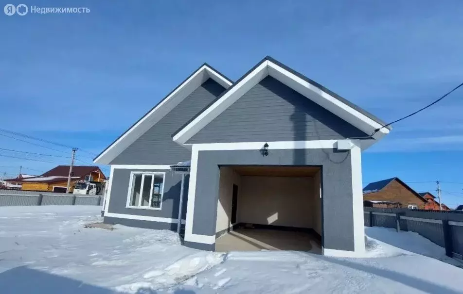 Дом в село Хомутово, улица Ивана Татаринова (240 м) - Фото 2