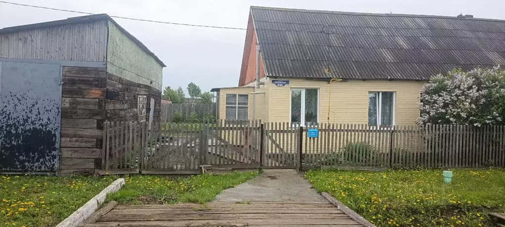 2-к кв. Омская область, Марьяновский район, пос. Марьяновский Школьная ... - Фото 0