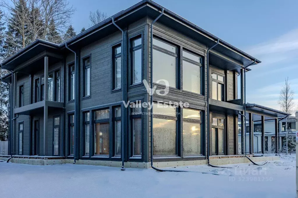 Дом в Санкт-Петербург пос. Солнечное, ул. Колхозная (592 м) - Фото 1