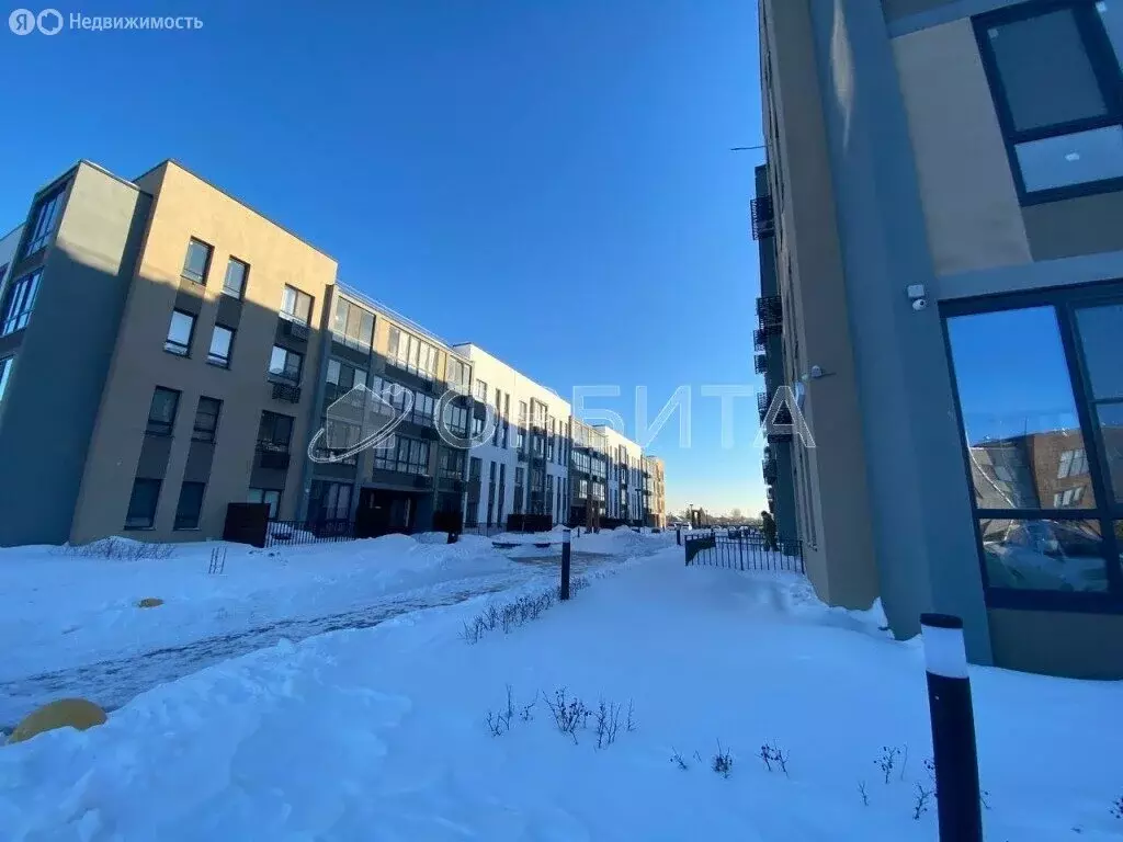 2-комнатная квартира: Тюмень, улица Сергея Свиридова, 5 (58 м) - Фото 2