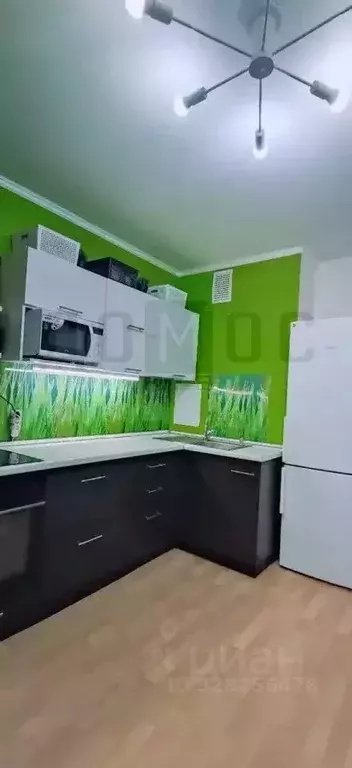 2-к кв. Свердловская область, Екатеринбург ул. Рассветная, 6к1 (60.5 ... - Фото 1