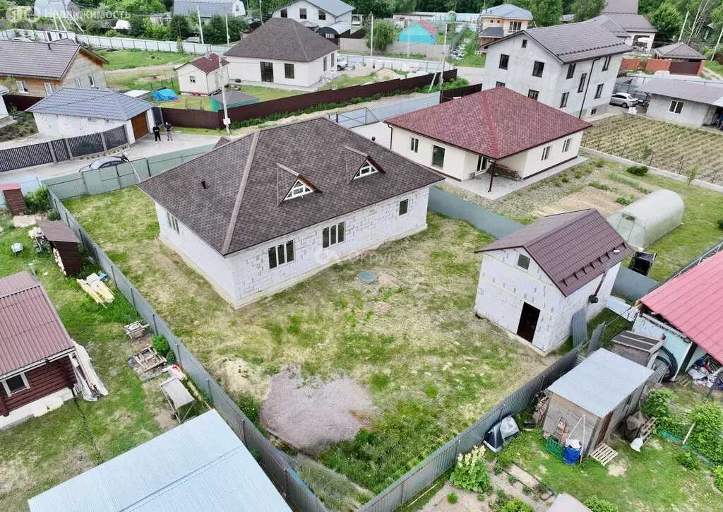 Дом в посёлок городского типа Обухово, Озёрная улица, 6 (150 м) - Фото 1