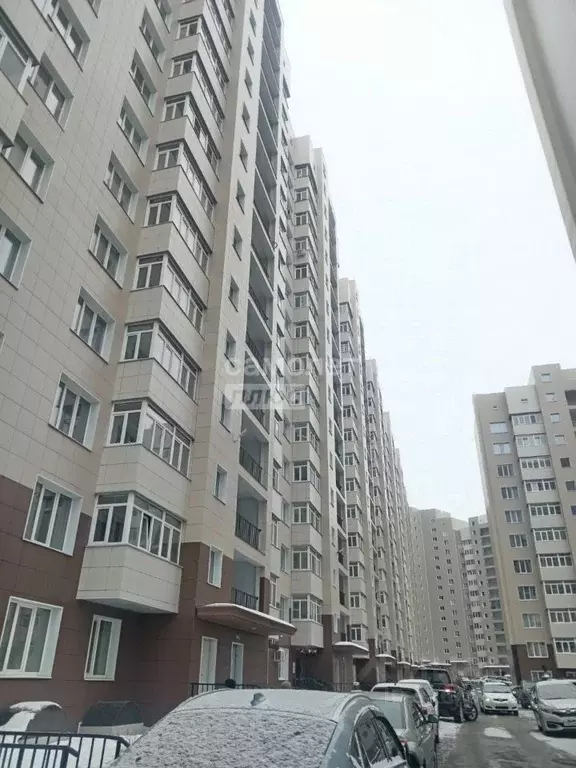 2-к кв. Сахалинская область, Южно-Сахалинск Больничная ул., 2 (71.6 м) - Фото 1