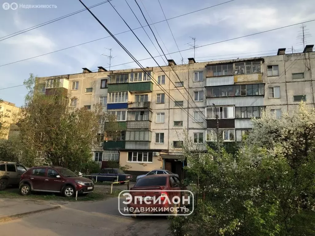 4-комнатная квартира: Курск, Широкая улица, 5 (61 м) - Фото 0