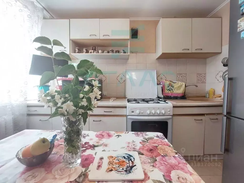 3-к кв. Крым, Симферополь ул. Имени Мате Залки, 7А (63.4 м) - Фото 0