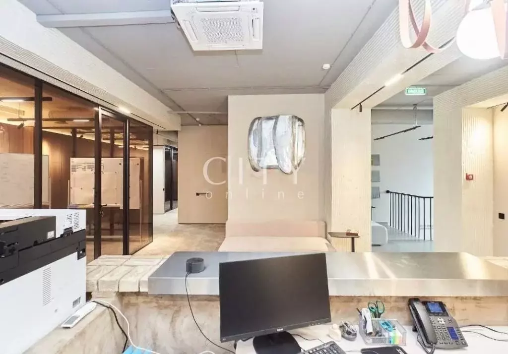 Офис в Тюменская область, Тюмень ул. Малыгина, 2 (304 м) - Фото 1