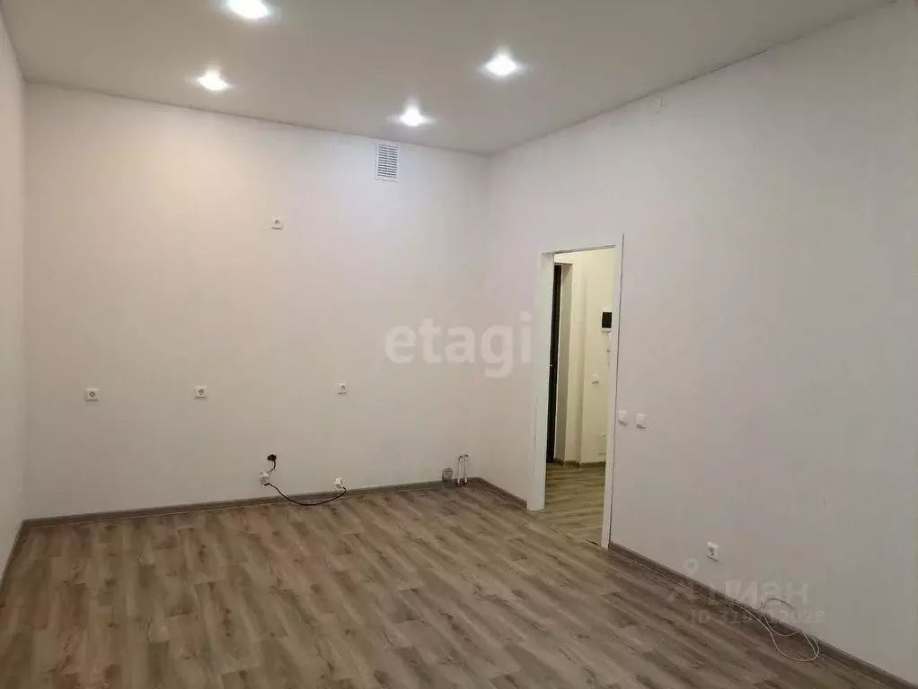 Студия Свердловская область, Екатеринбург ул. Новаторов, 8В (30.4 м) - Фото 0