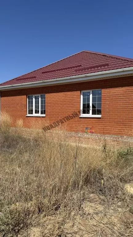 Дом в Калмыкия, Элиста ул. Л.И. Манджиева, 13 (108 м) - Фото 0