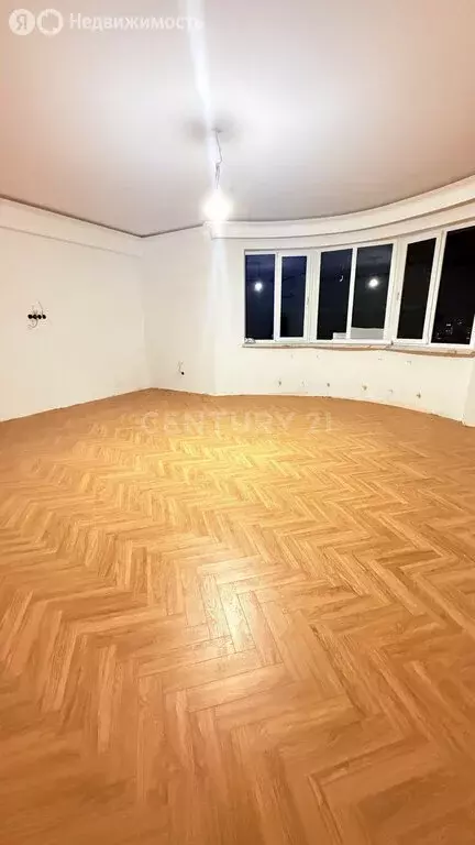 3-комнатная квартира: Махачкала, проспект Насрутдинова, 57 (150 м) - Фото 0