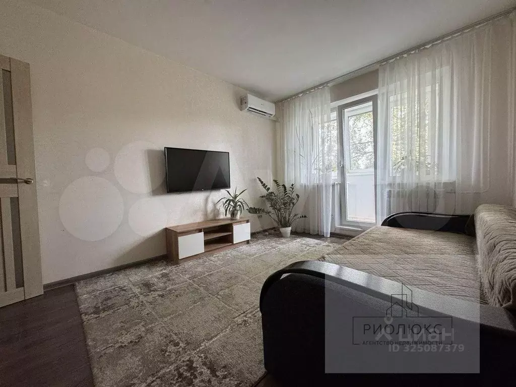 2-к кв. Челябинская область, Челябинск ул. Молодогвардейцев, 23 (44.5 ... - Фото 1