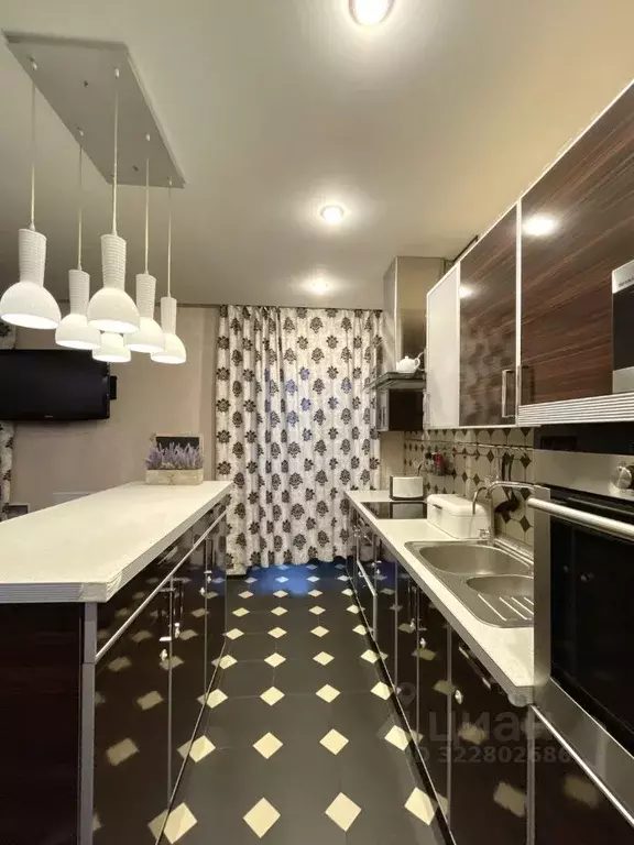 3-к кв. Омская область, Омск Почтовая ул., 6 (72.0 м) - Фото 1