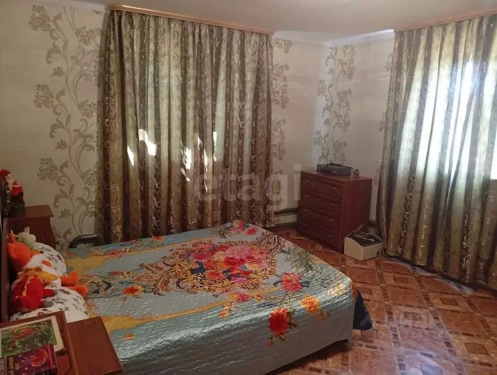 Дом в Астраханская область, Астрахань Краснознаменная ул., 79 (136 м) - Фото 0