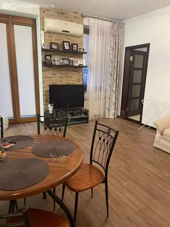 2-комнатная квартира: Севастополь, улица Матвея Воронина, 5 (60 м) - Фото 1