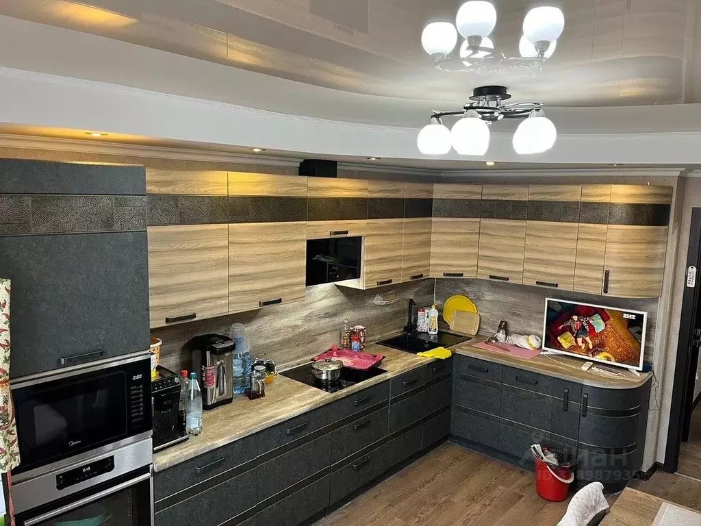 3-к кв. Хакасия, Абакан ул. Торосова, 7А (87.0 м) - Фото 0