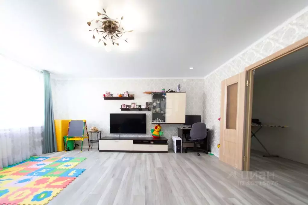 2-к кв. Татарстан, Альметьевск Алсу мкр, ул. Рината Галеева, 10 (75.2 . - Фото 1