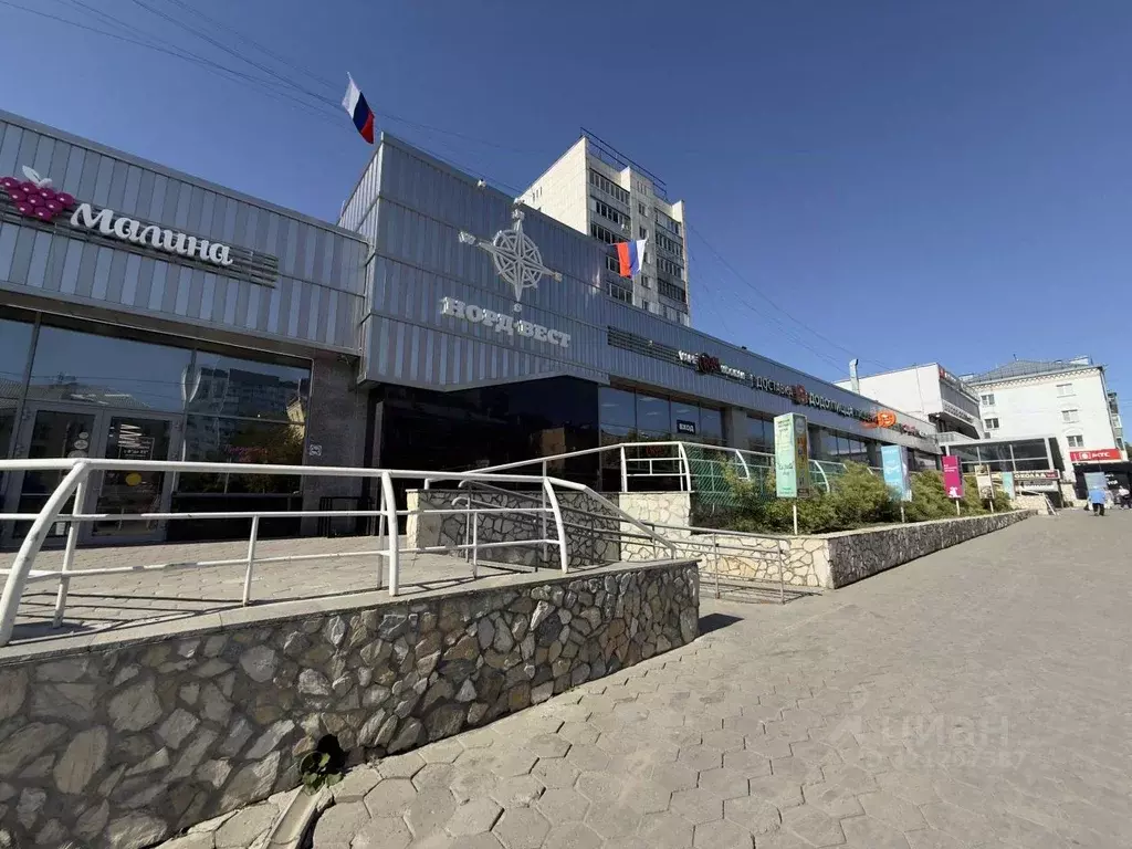 Торговая площадь в Алтайский край, Барнаул просп. Ленина, 155А (6500 ... - Фото 1