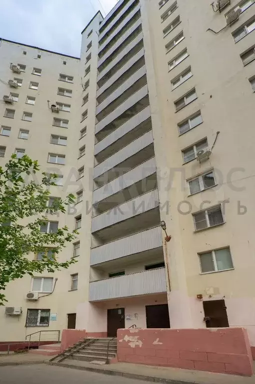 1-к. квартира, 48 м, 1/10 эт. - Фото 1