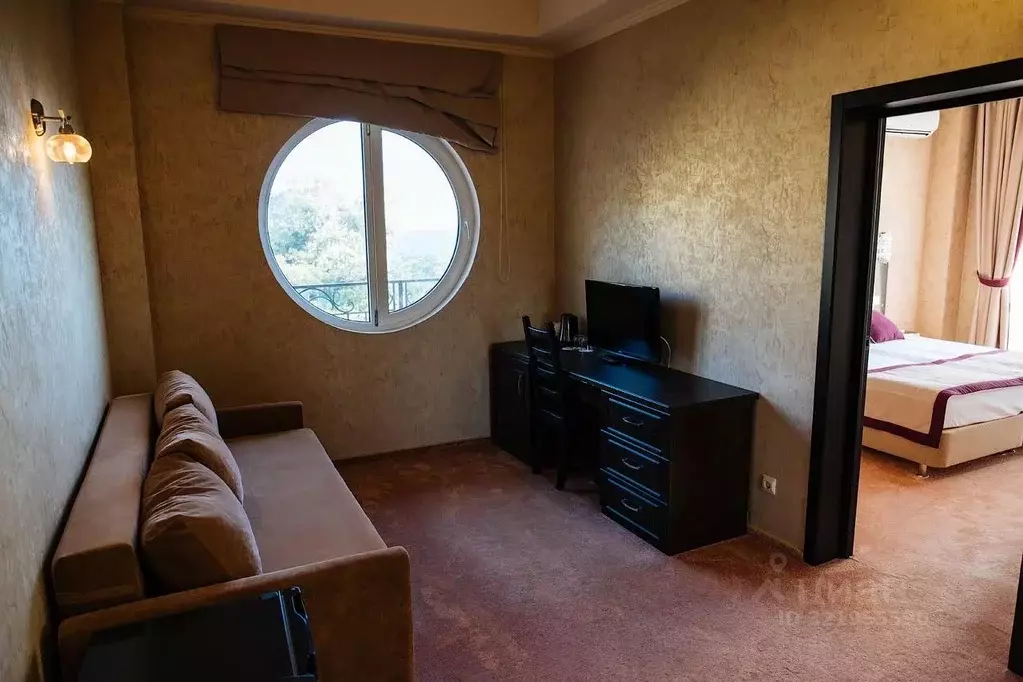Комната Краснодарский край, Сочи Главная ул., 37 (35.0 м) - Фото 1