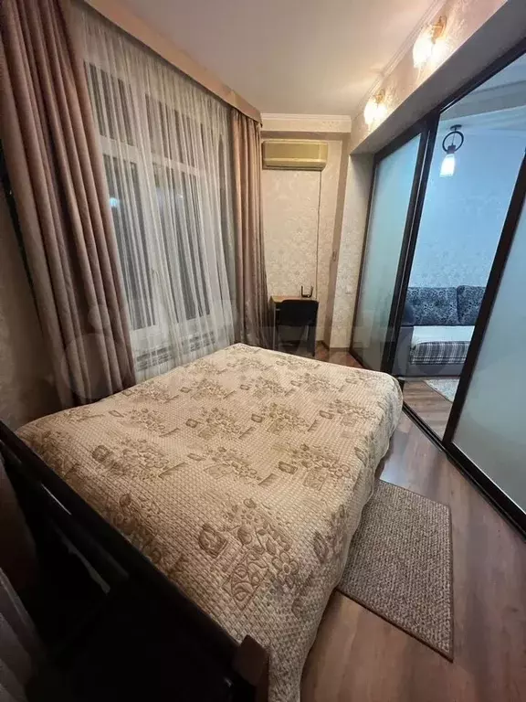 Комната 85 м в 3-к., 1/2 эт. - Фото 1