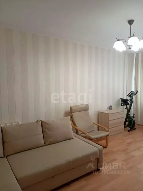 3-к кв. Белгородская область, Белгород ул. 5 Августа, 1 (64.5 м) - Фото 0