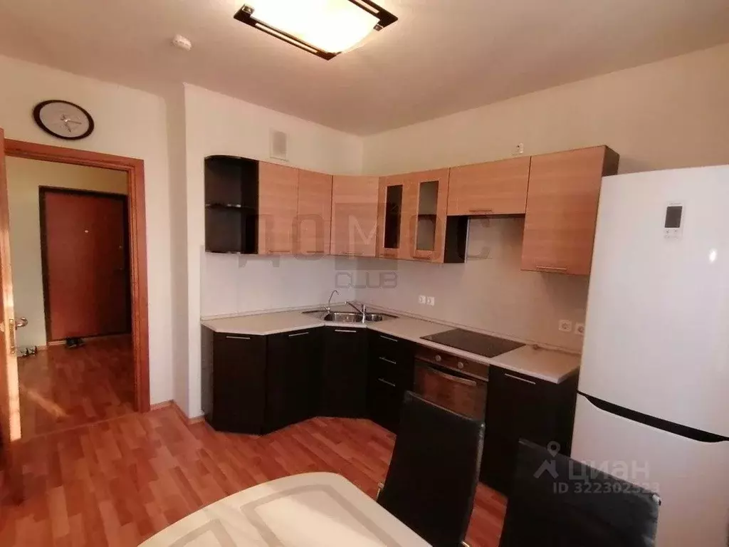 2-к кв. Свердловская область, Екатеринбург ул. Гастелло, 32А (57.3 м) - Фото 2