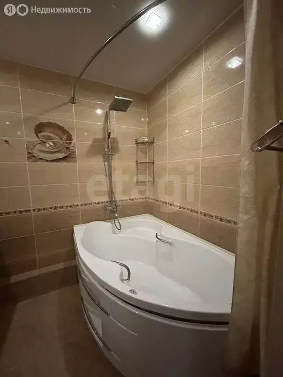 3-комнатная квартира: Курган, жилой район Заозёрный, 4-й микрорайон, ... - Фото 2