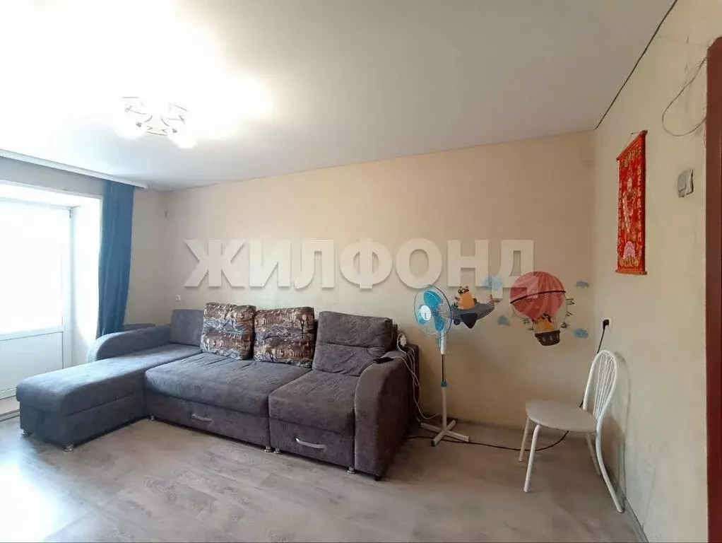3-комнатная квартира: Абакан, Вокзальная улица, 28 (58.6 м) - Фото 1