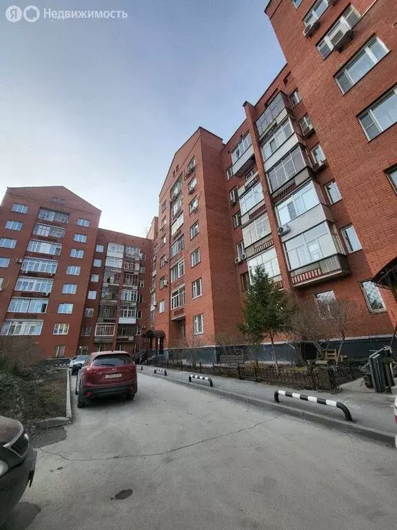 3-комнатная квартира: Новосибирск, улица Сибревкома, 6 (80 м) - Фото 1
