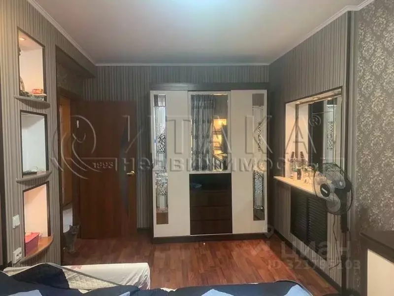 3-к кв. Ленинградская область, Выборг Петровский мкр, пос. Выборгский, ... - Фото 1