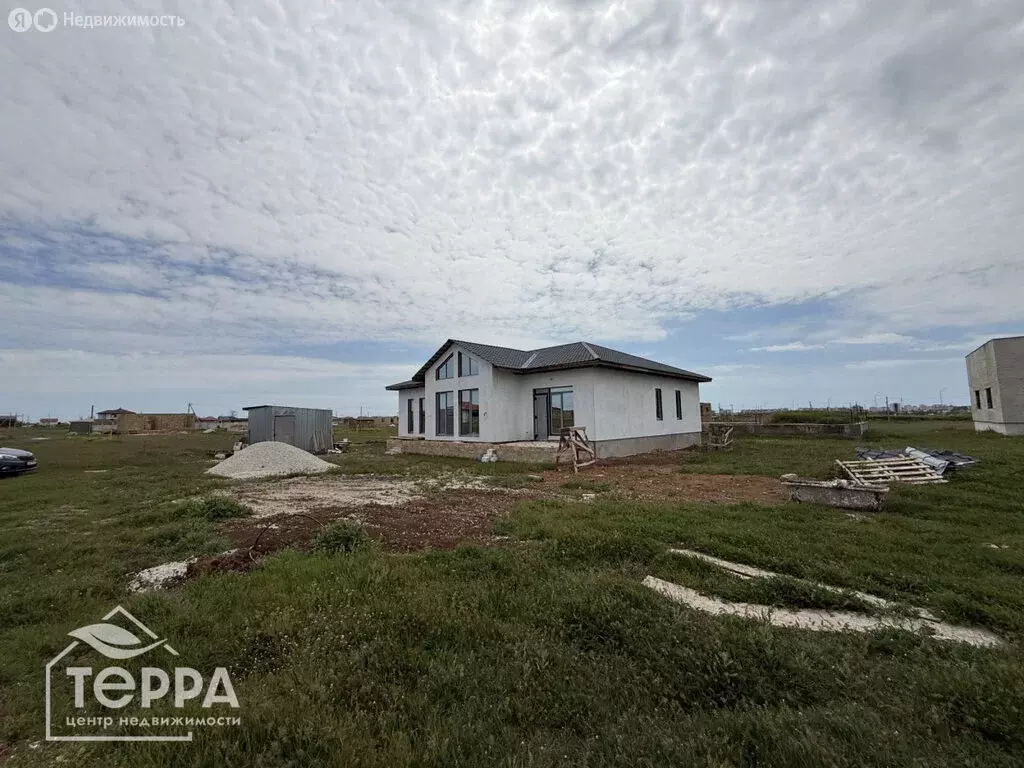 Дом в Республика Крым, Евпатория (180 м) - Фото 1