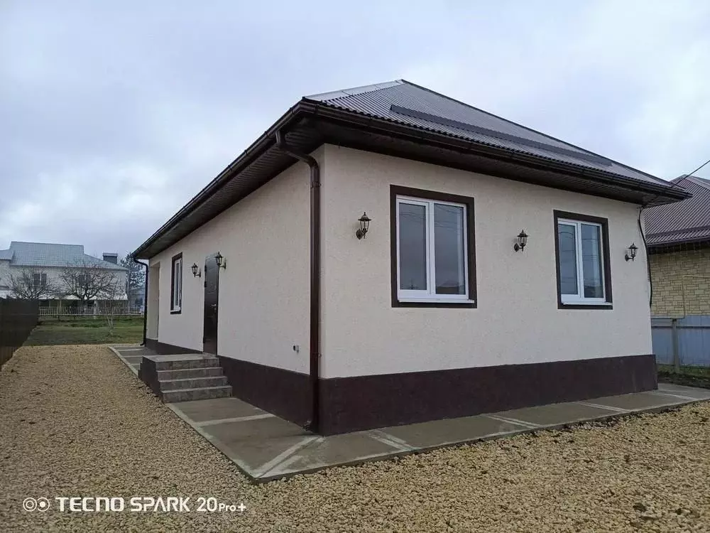 Дом в Краснодарский край, Крымский район, Варениковская ст-ца  (76 м) - Фото 2