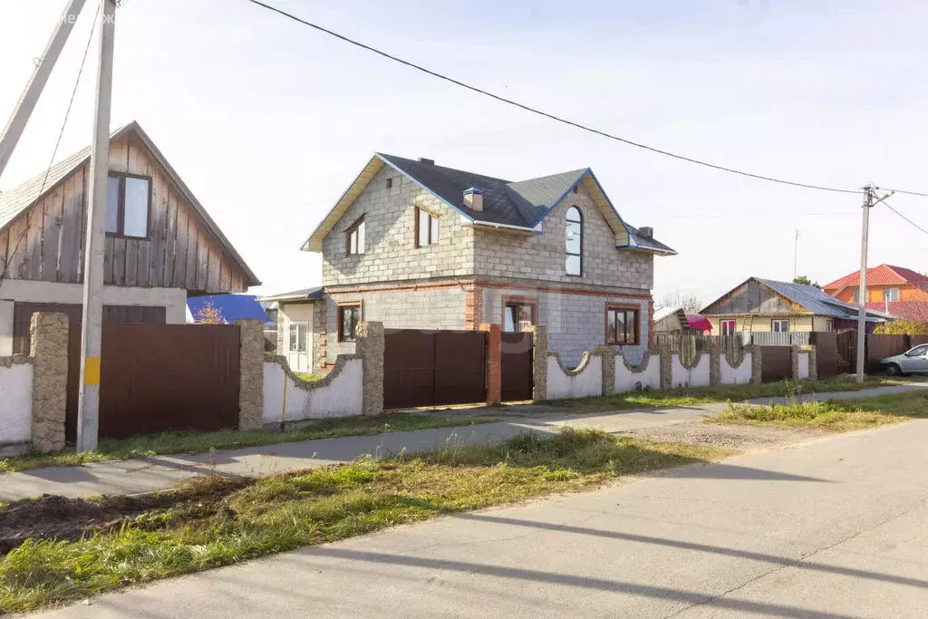 Дом в село Червишево, улица Гагарина (180 м) - Фото 1