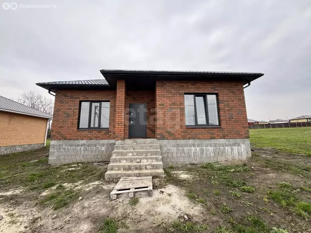 Дом в село Стрелецкое, Первомайская улица (100 м) - Фото 1