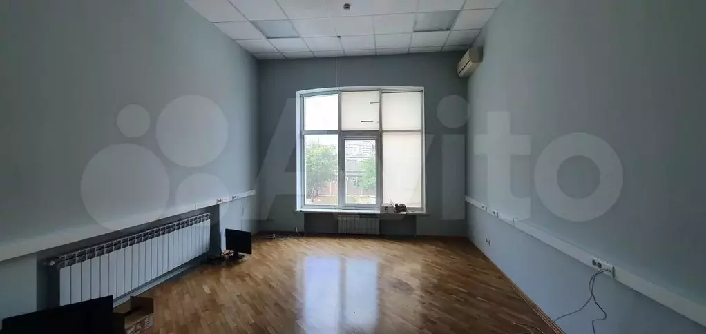 Офис с ремонтом и кабинетами, 2 этаж, 345 м2 - Фото 0