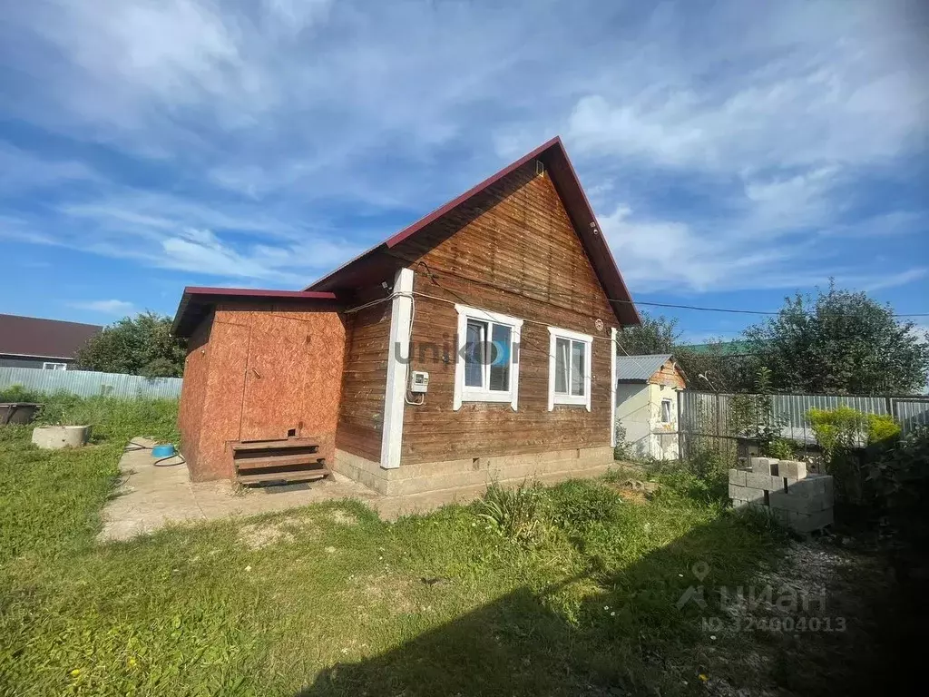 Дом в Башкортостан, Иглинский сельсовет, с. Иглино ул. ... - Фото 1