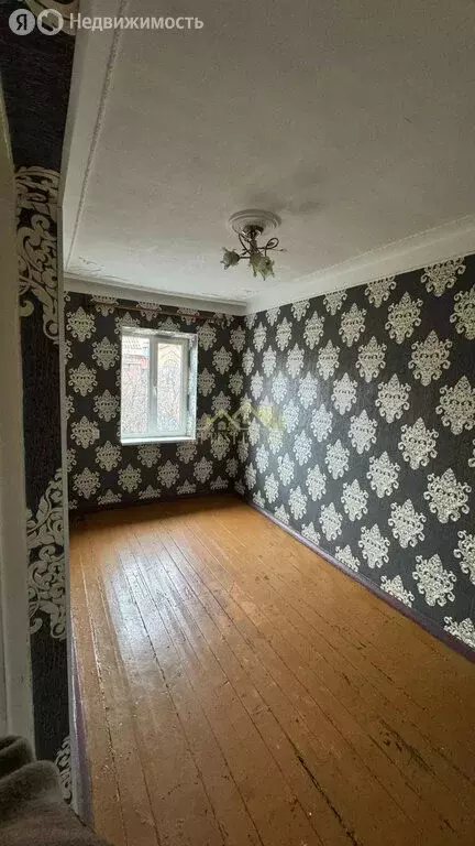 3-комнатная квартира: Владикавказ, улица Бутаева, 11 (54.8 м) - Фото 1