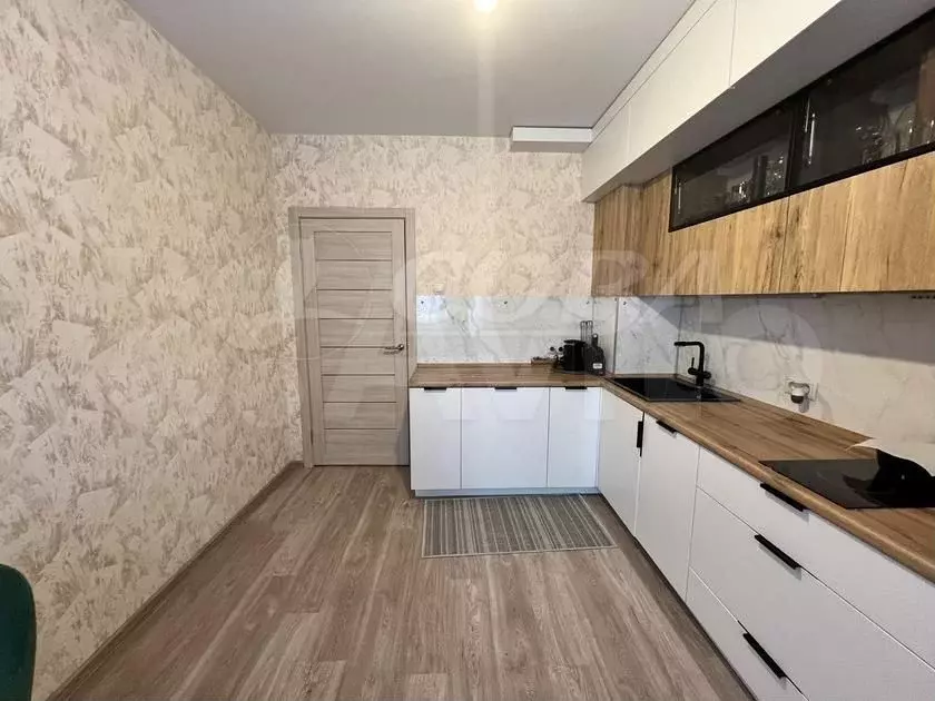 2-к. квартира, 60 м, 1/17 эт. - Фото 1