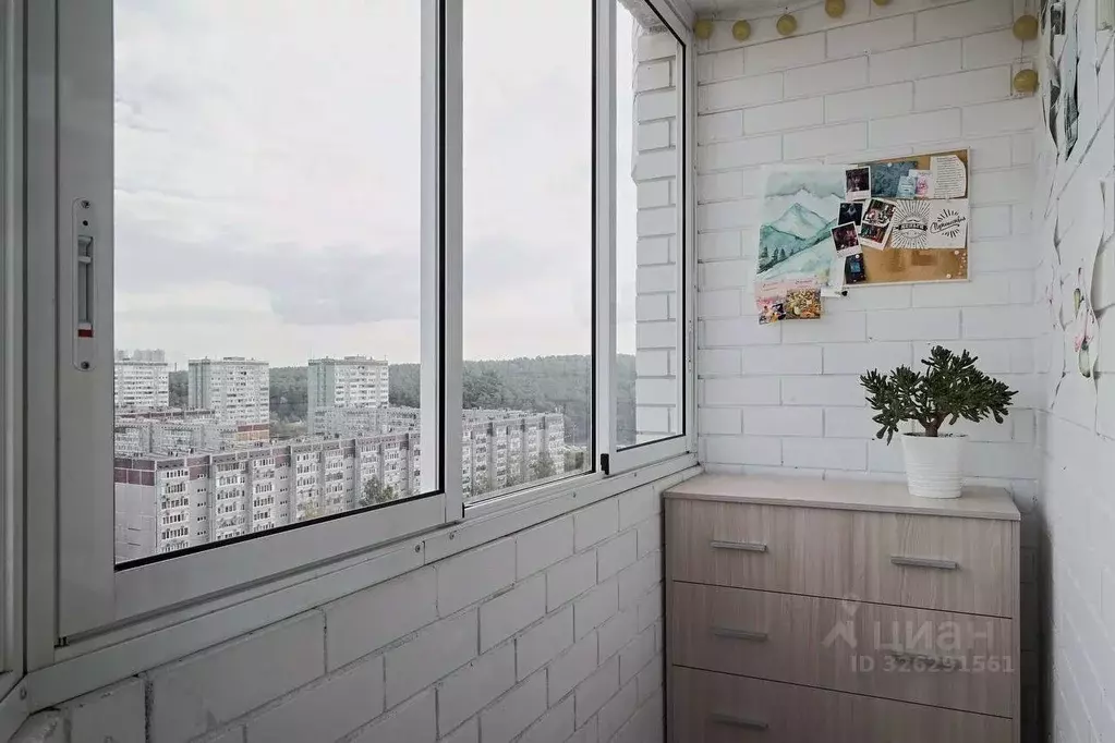 1-к кв. Свердловская область, Екатеринбург ул. Амундсена, 68Б (46.0 м) - Фото 2