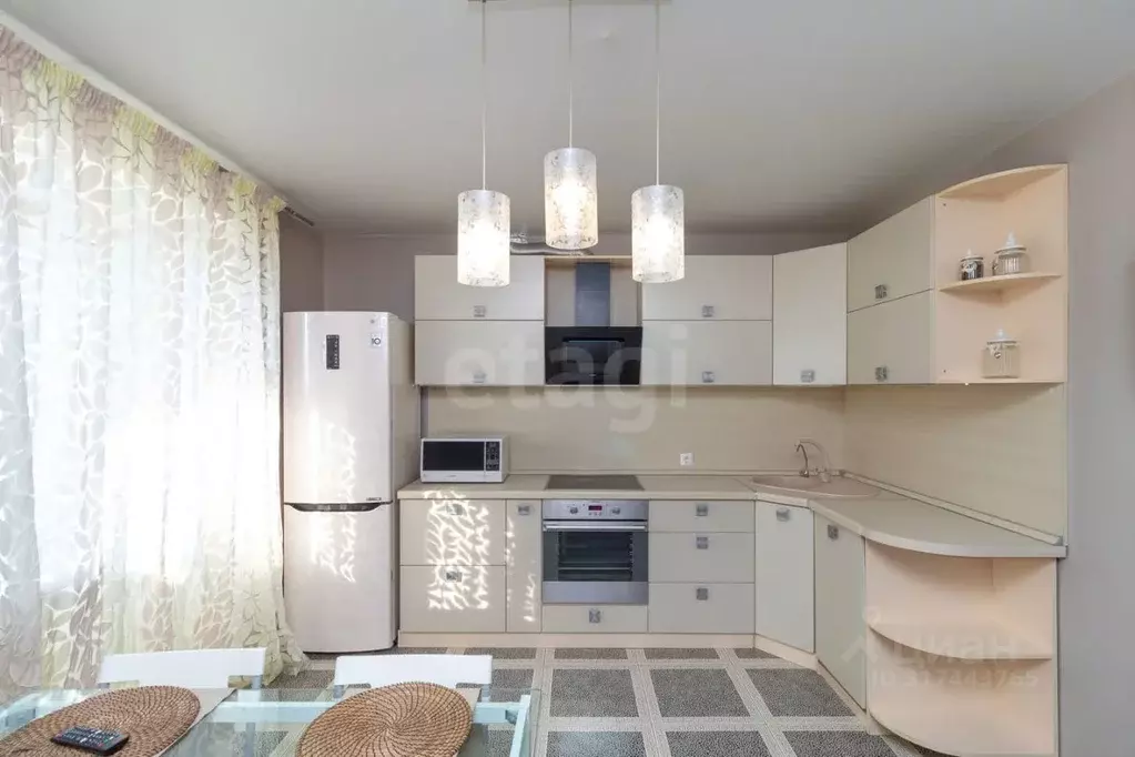 1-к кв. Тюменская область, Тюмень ул. Шишкова, 20 (46.0 м) - Фото 0