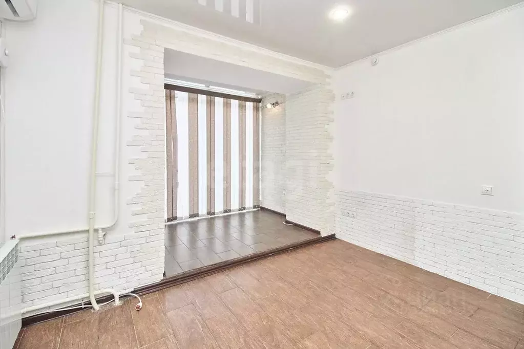 Помещение свободного назначения в Тюменская область, Тюмень ул. ... - Фото 1