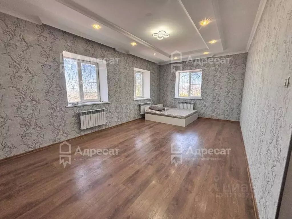 Дом в Волгоградская область, Волгоград ул. Котельникова (242 м) - Фото 1