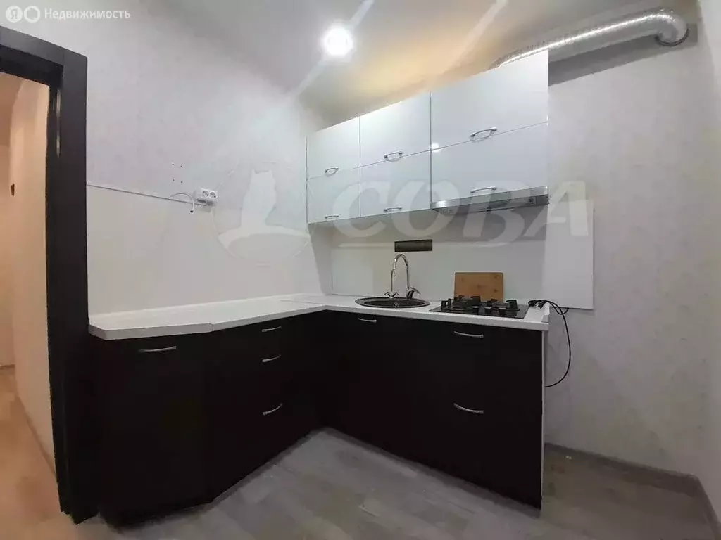 2-комнатная квартира: Тюмень, улица Энергетиков, 6 (43 м) - Фото 1